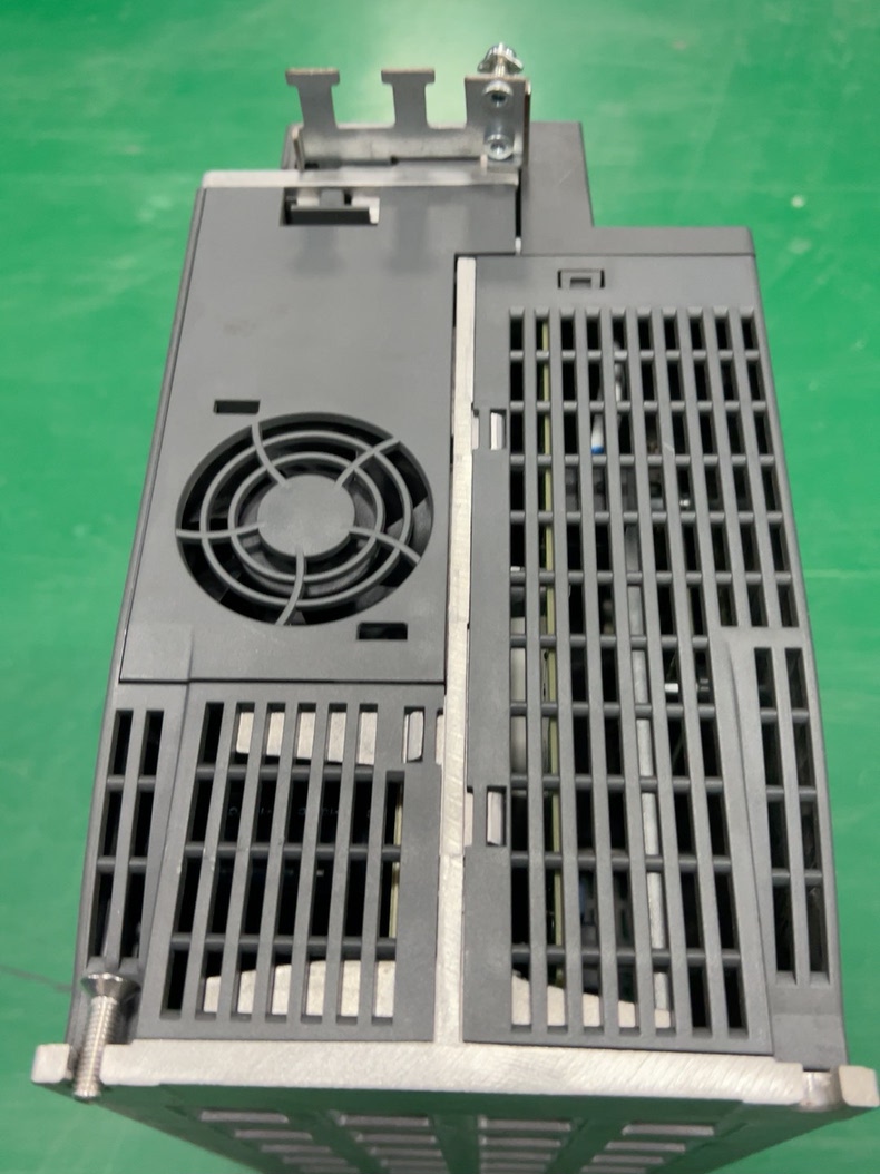 Siemens 6SL3210-5FE15-0UA0 SINAMICS V90 4