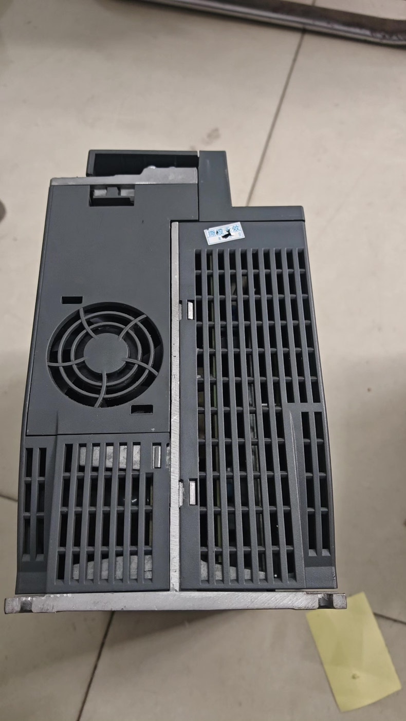 Siemens 6SL3210-5FE17-0UA0 SINAMICS V90 3