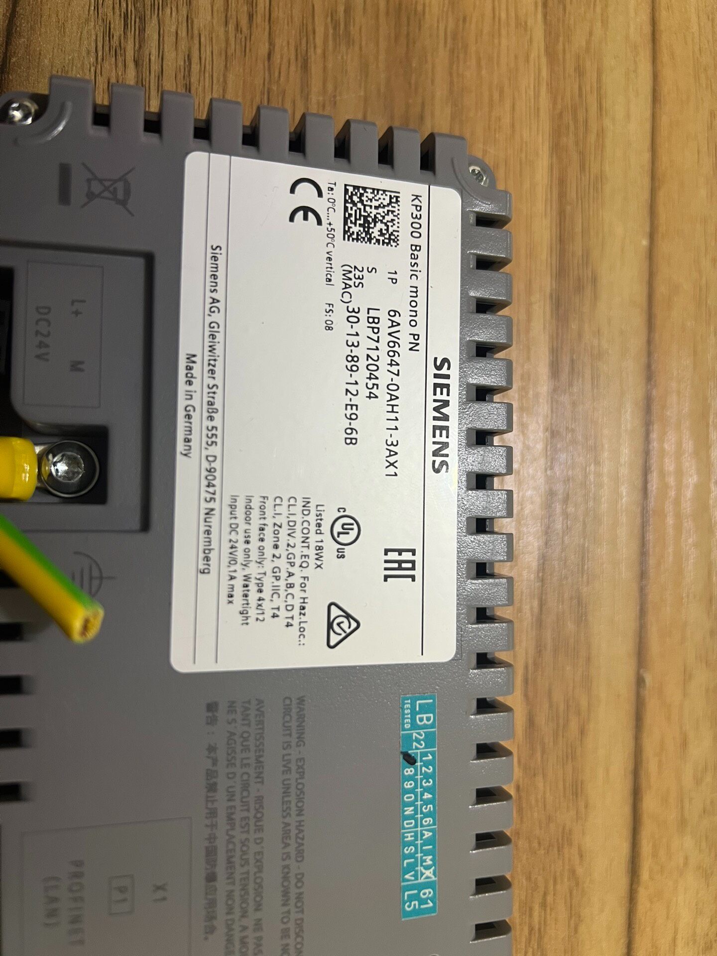 Siemens 6AV6647-0AH11-3AX1 KP300 3
