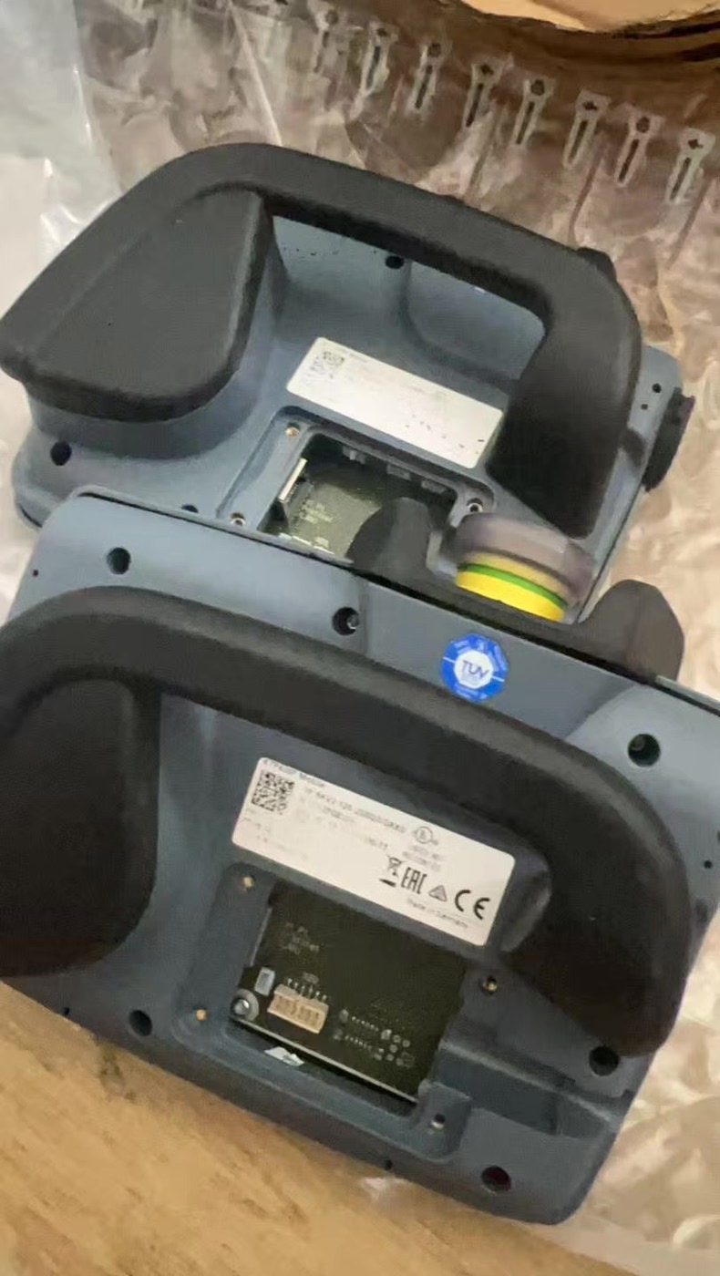 Siemens 6AV2125-2DB23-0AX0 KTP400F 4