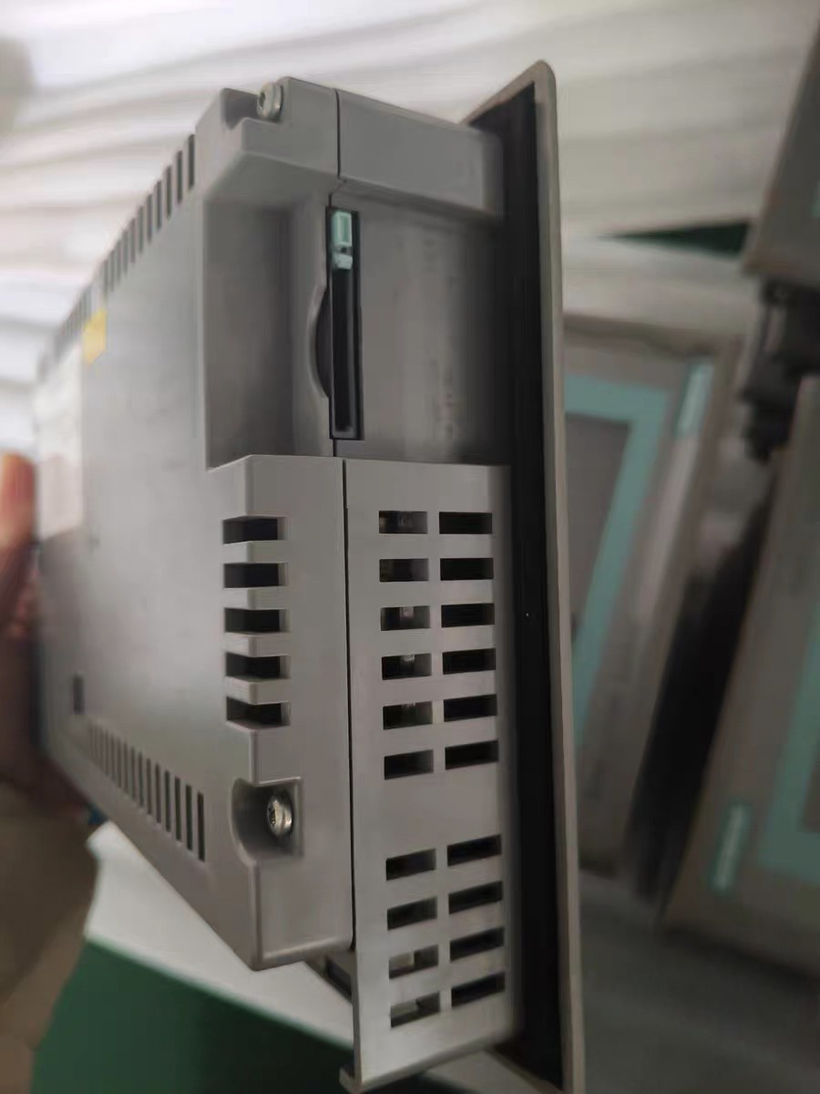 Siemens 6AV6642-0EA01-3AX0 MP 177 3