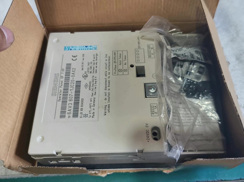Siemens 6AV3607-1JC20-0AX2 OP7 2