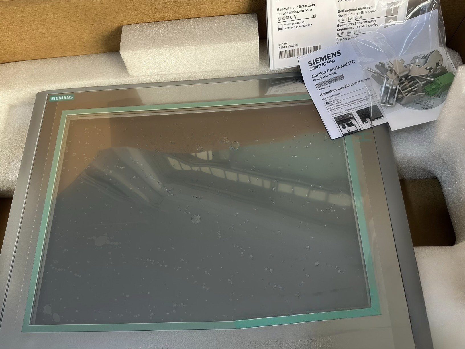 Siemens 6AV6647-0AG11-3AX0 TP1500