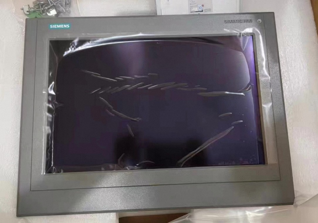 Siemens 6AV2124-0QC13-0AX0 TP1500