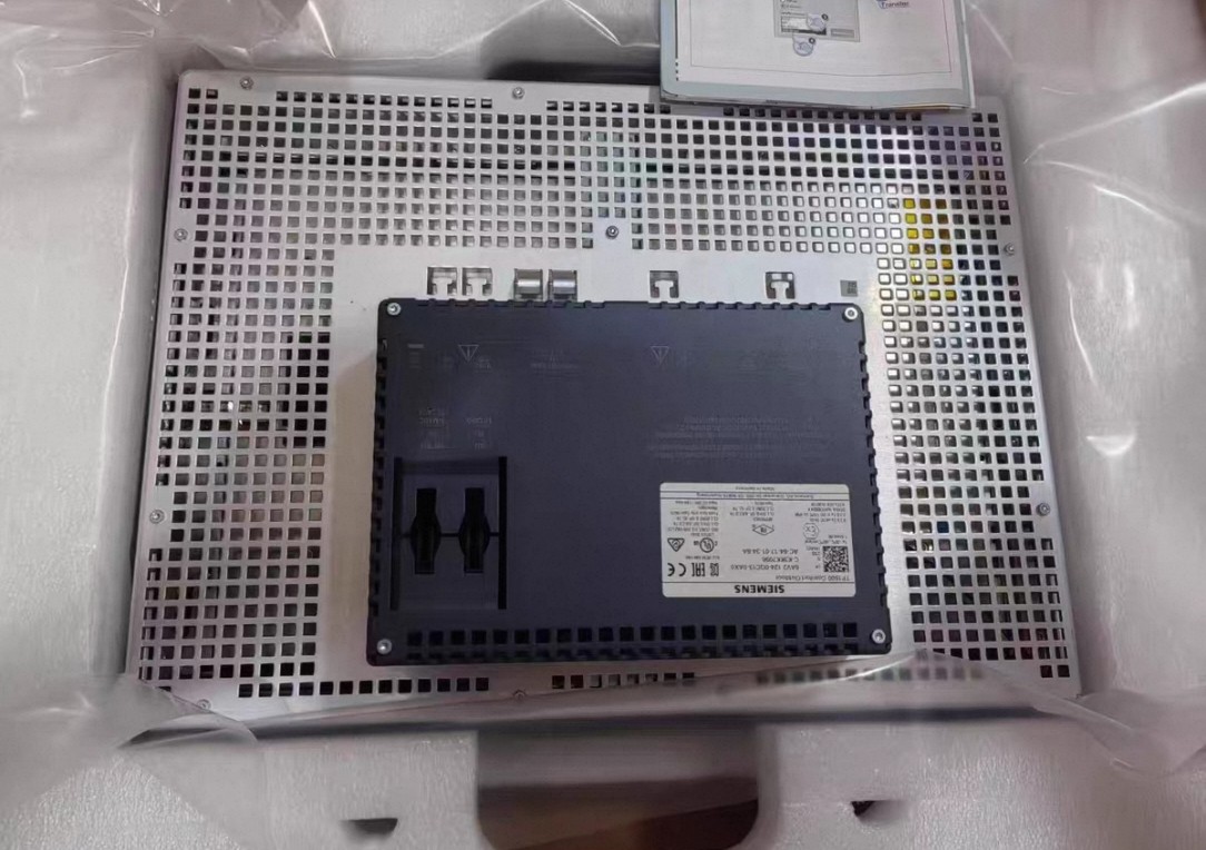 Siemens 6AV2124-0QC13-0AX0 TP1500 3