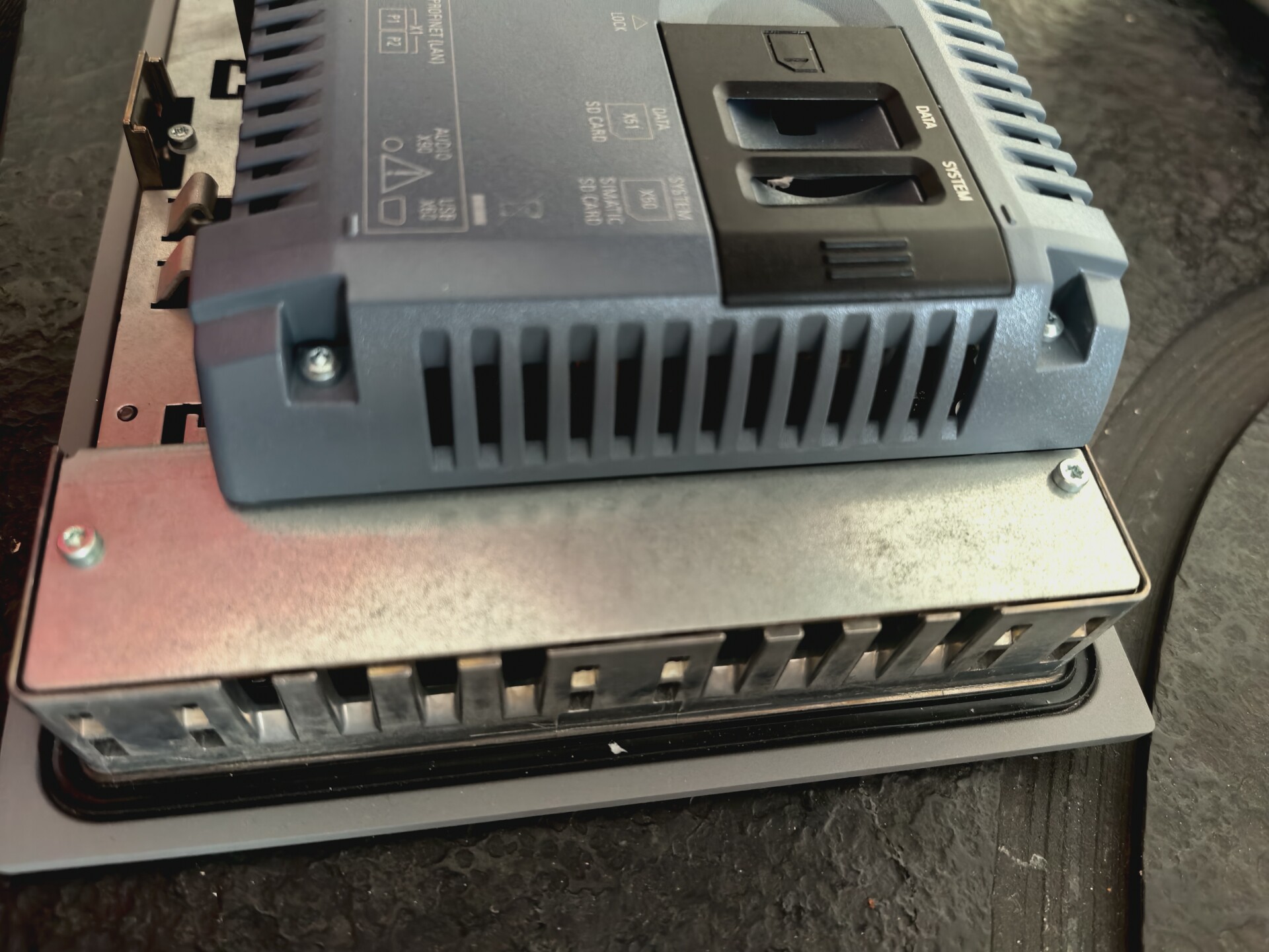 Siemens 6AV2144-8GC20-0AA0 TP700 3