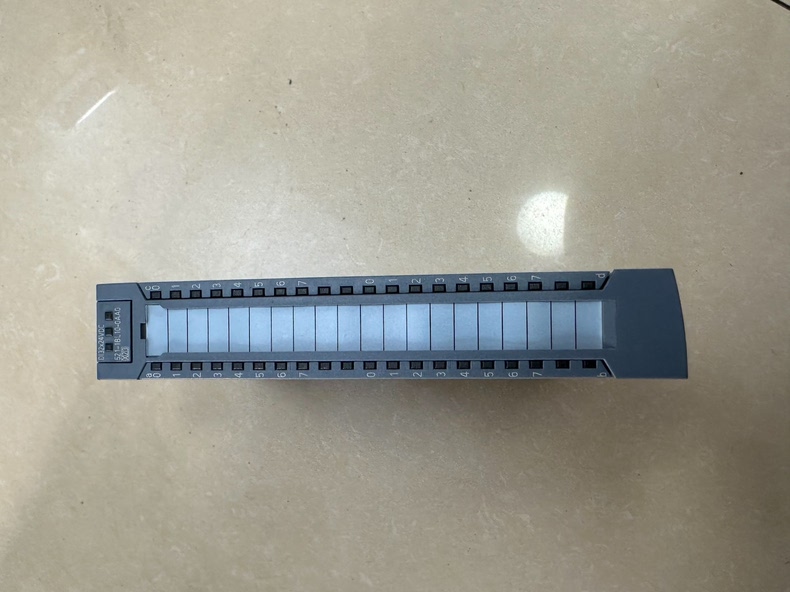Siemens 6ES7521-1BL10-0AA0  2