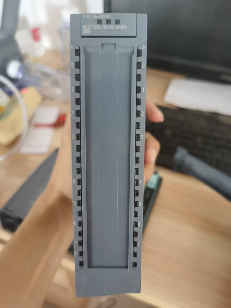 Siemens 6ES7526-1BH00-0AB0  3