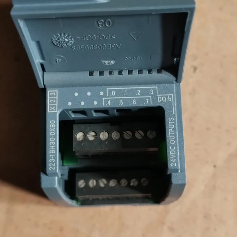 Siemens 6ES7223-1BH30-0XB0  4