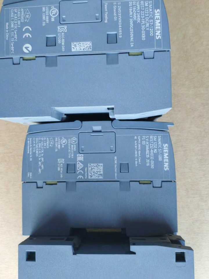 Siemens 6ES7223-1PL30-0XB0 