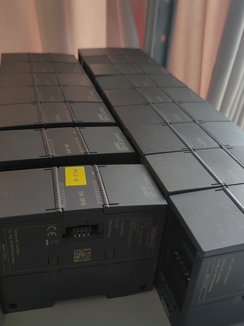 Siemens 6ES7288-2DR16-0AA0  2