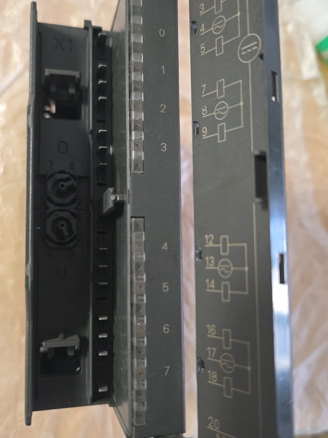 Siemens 6ES7322-1HF01-0AA0  3