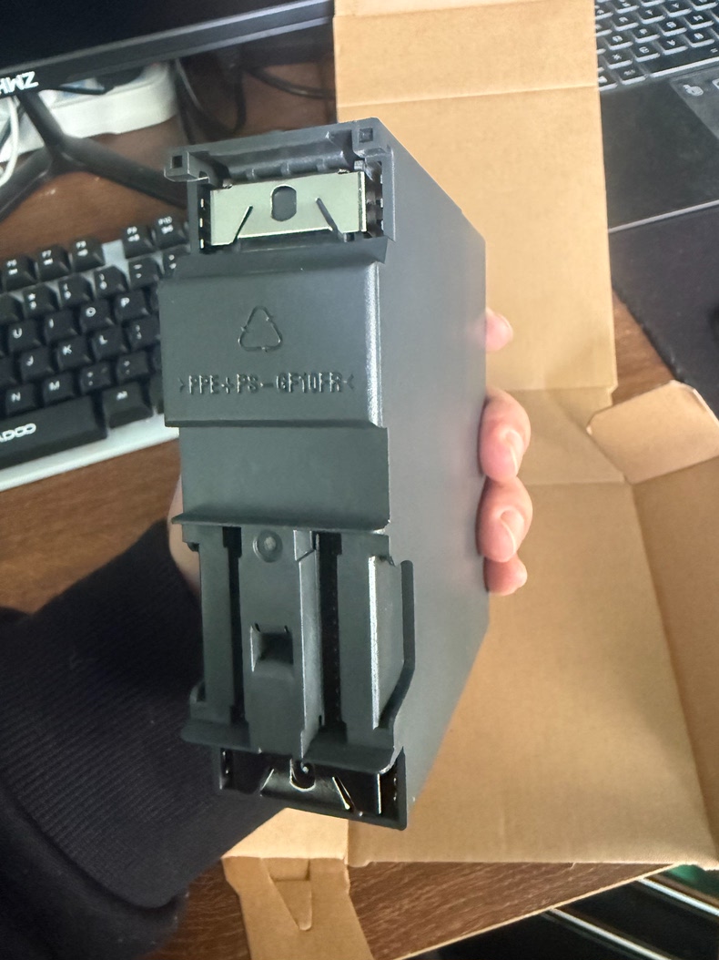 Siemens 6ES7322-8BH01-0AB0  4