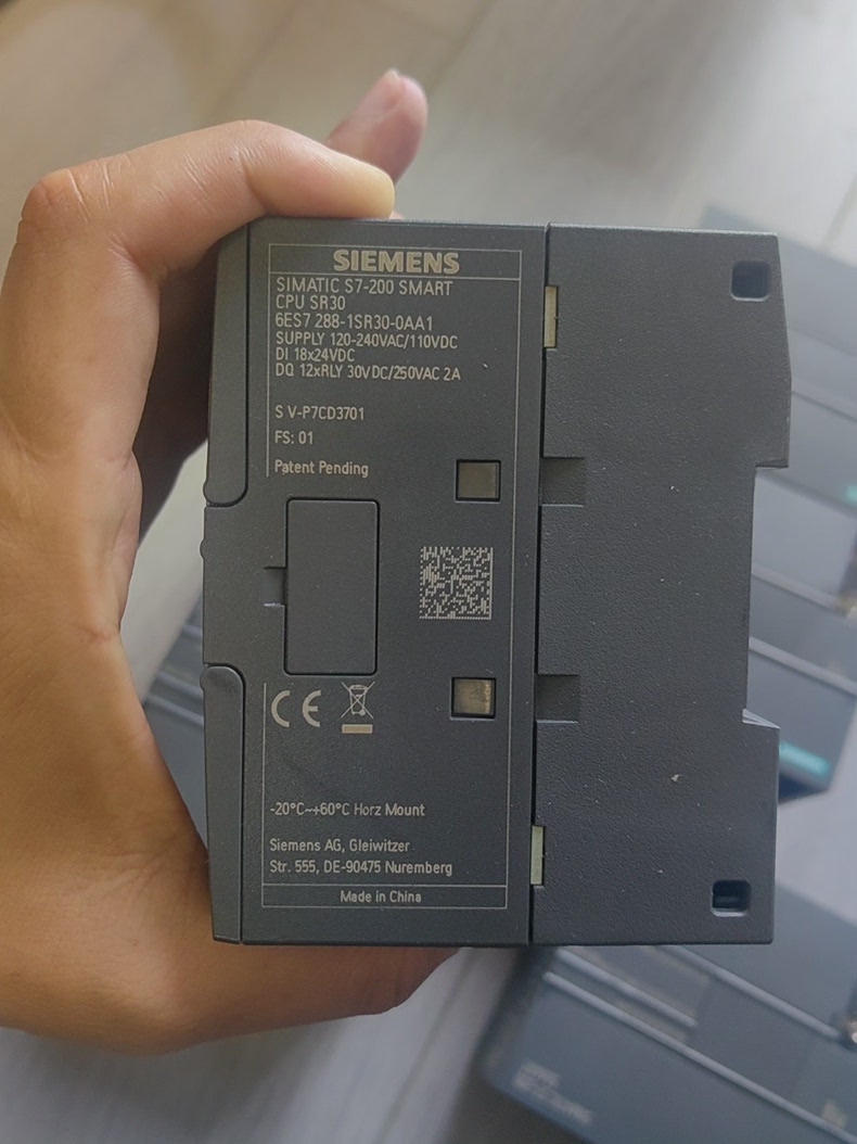Siemens 6ES7288-1SR30-0AA1  4
