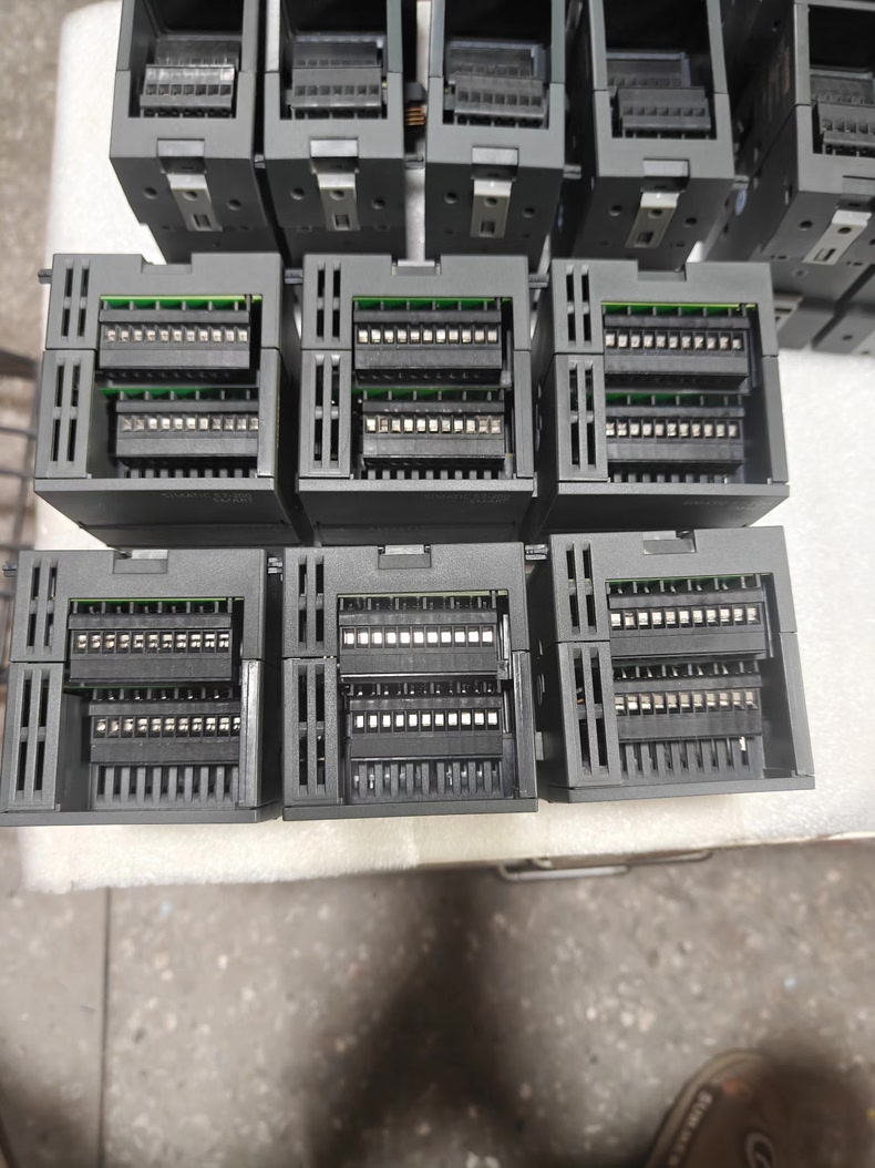 Siemens 6ES7288-2DR32-0AA0  5