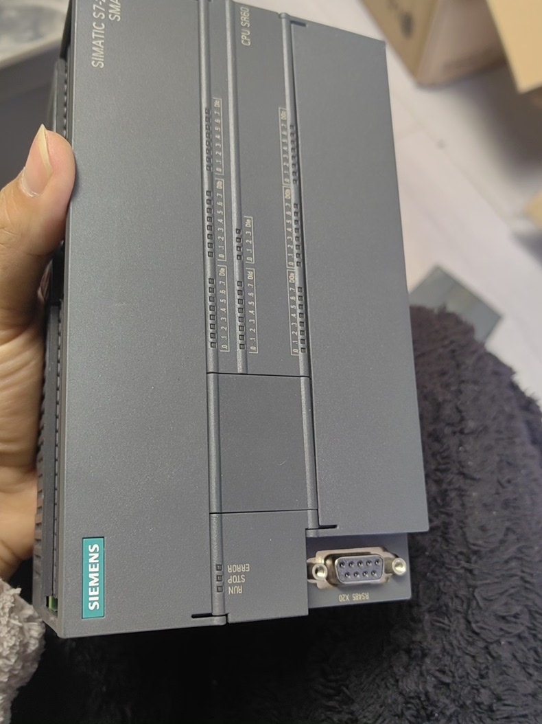 Siemens 6ES7288-1SR60-0AA1  2