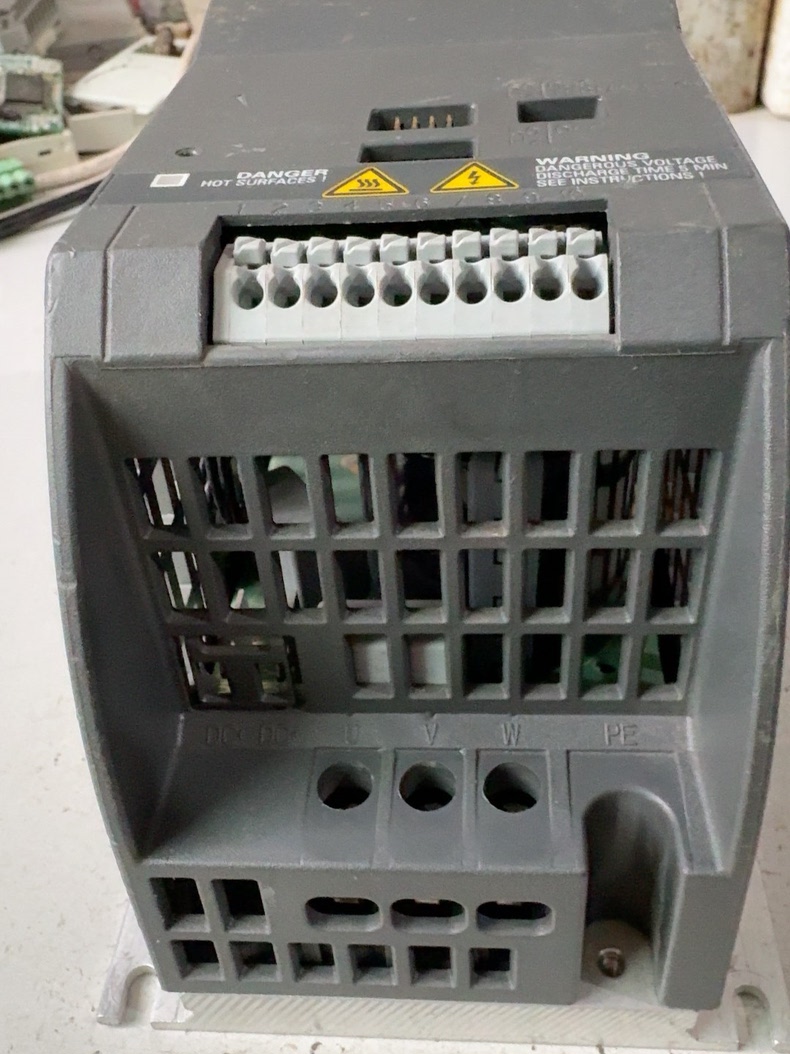 Siemens 6SL3211-0KB12-5BA1 SINAMICS G110 3