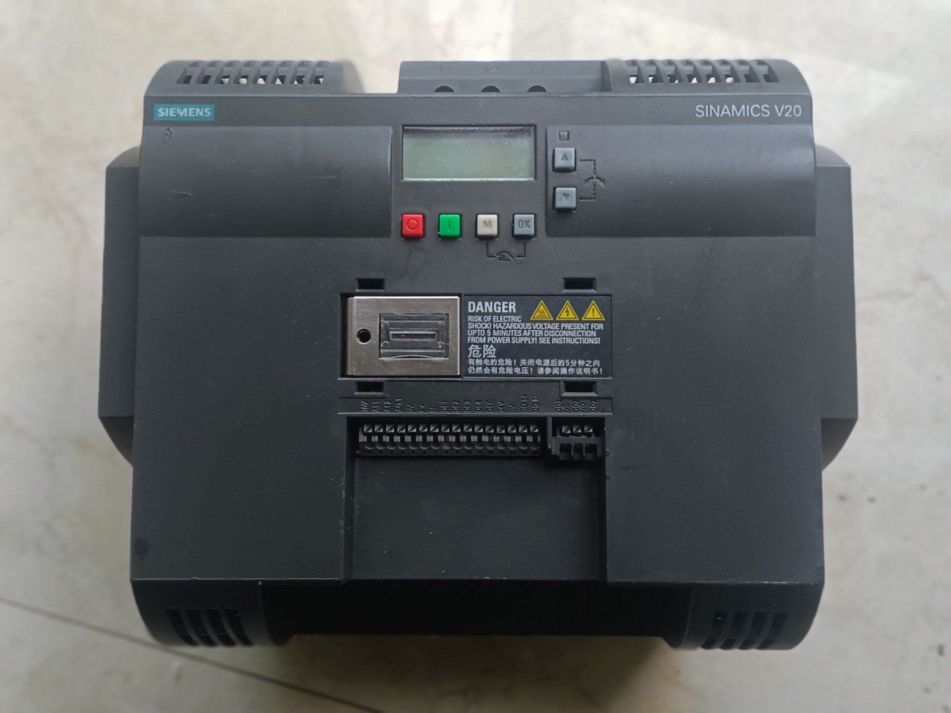 Siemens 6SL3210-5BE31-5CV0 SINAMICS V20