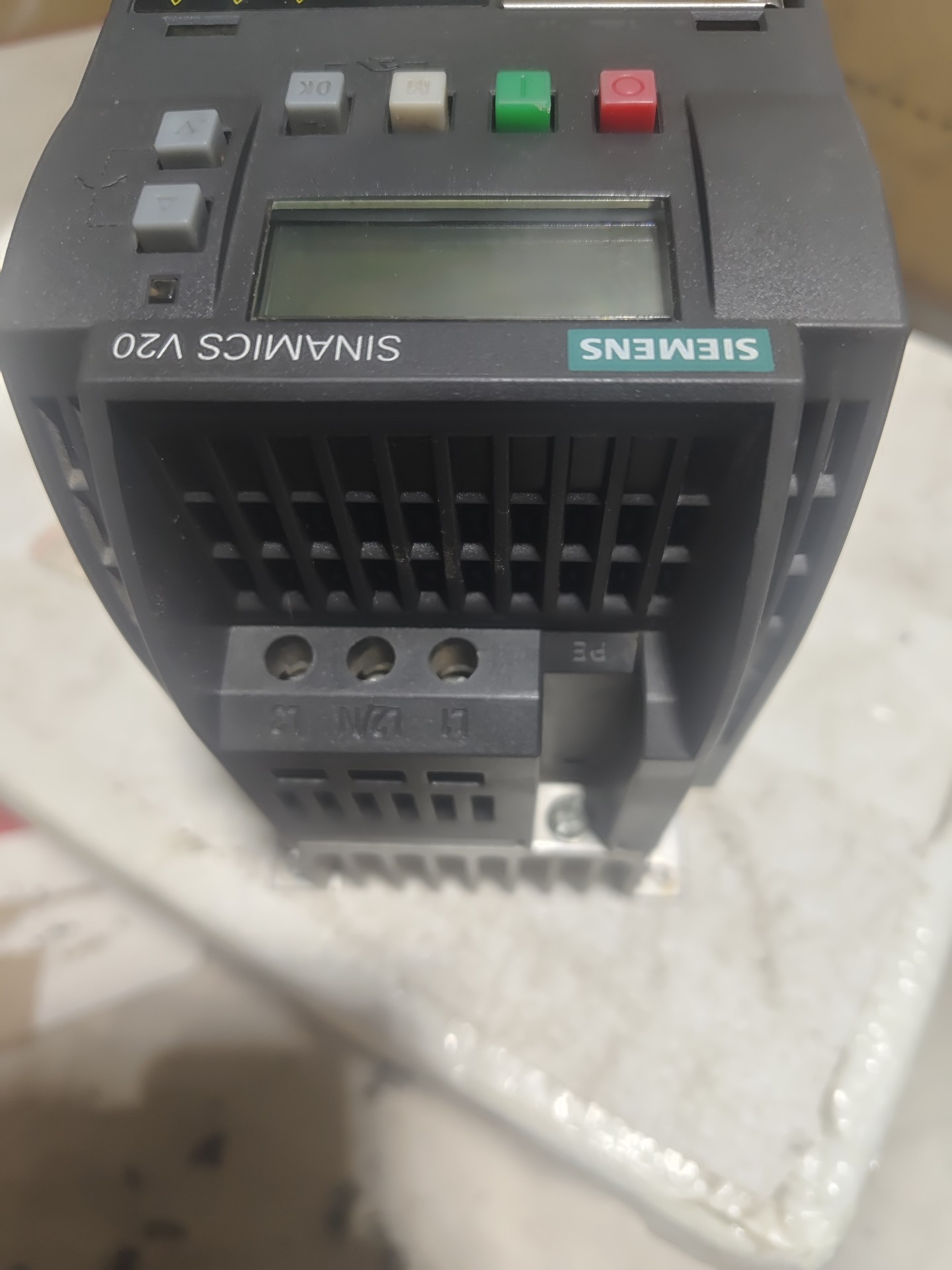 Siemens 6SL3210-5BE22-2UV0 SINAMICS V20 4