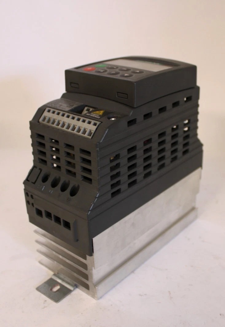 Siemens 6SE6410-2BB17-5BA0 MICROMASTER 410 3