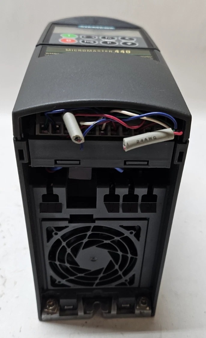 Siemens 6SE6440-2UC11-2AA1 MICROMASTER 440 4
