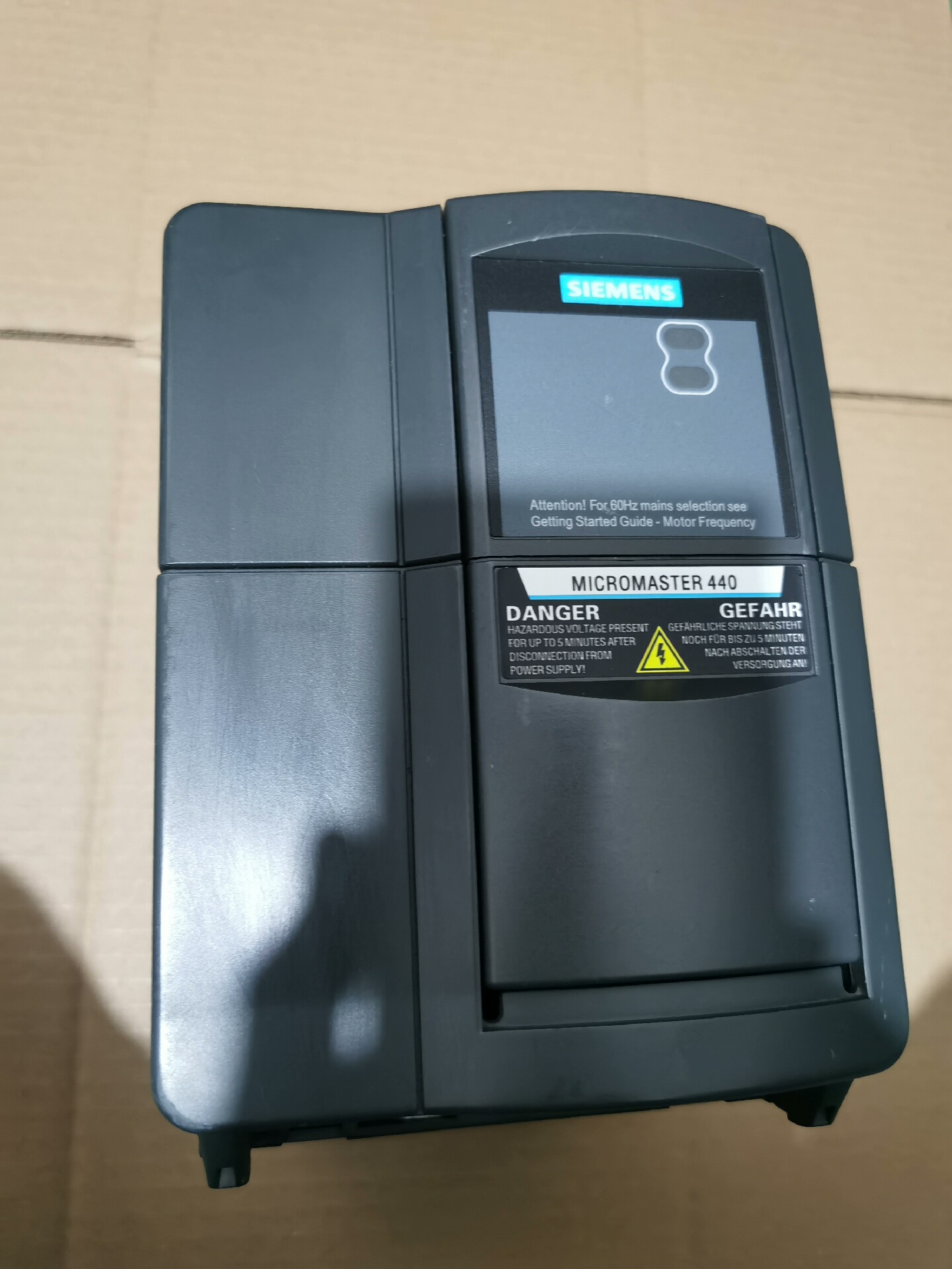 Siemens 6SE6440-2AB22-2BA1 MICROMASTER 440