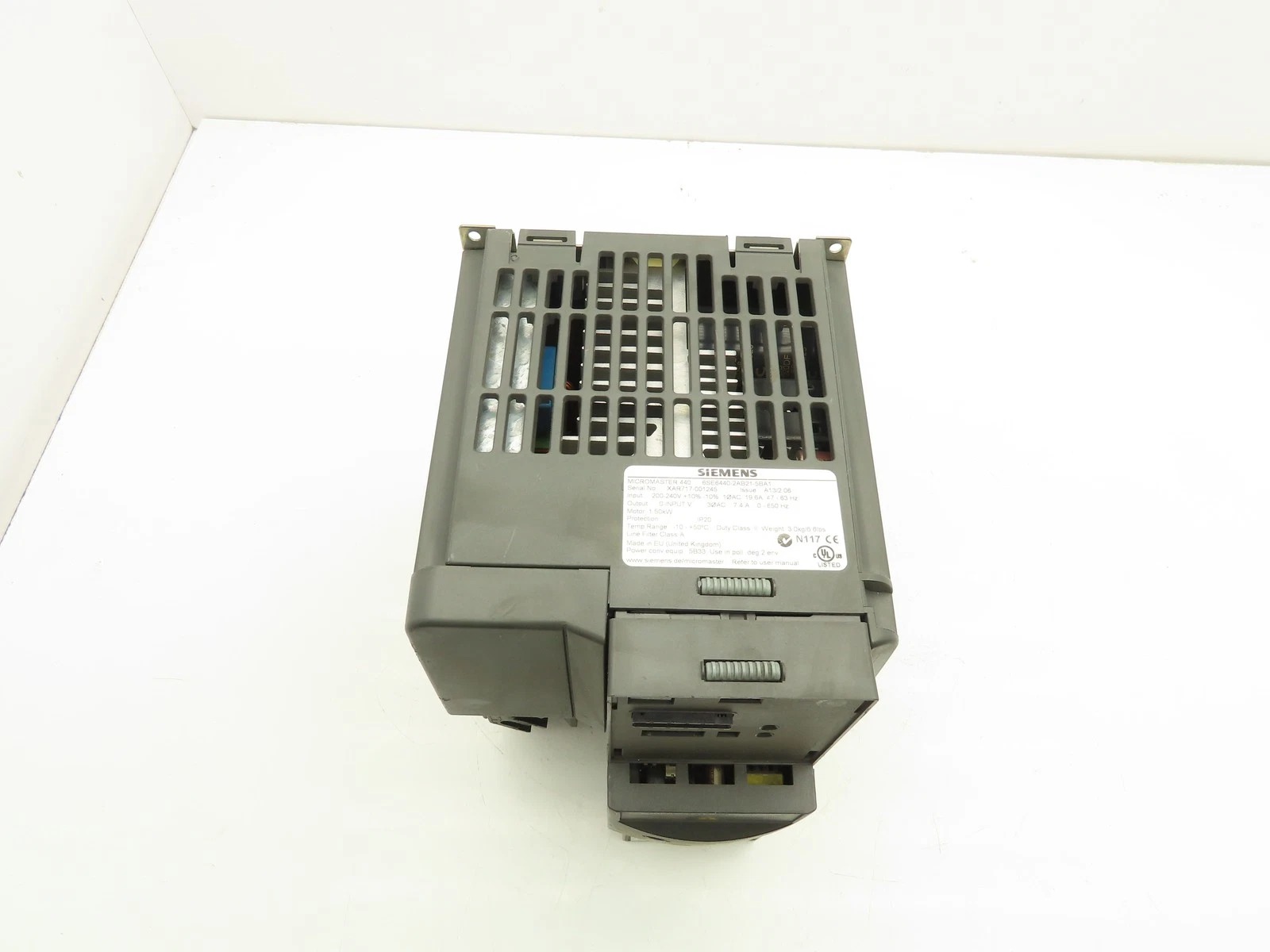 Siemens 6SE6440-2AB21-5BA1 MICROMASTER 440 5