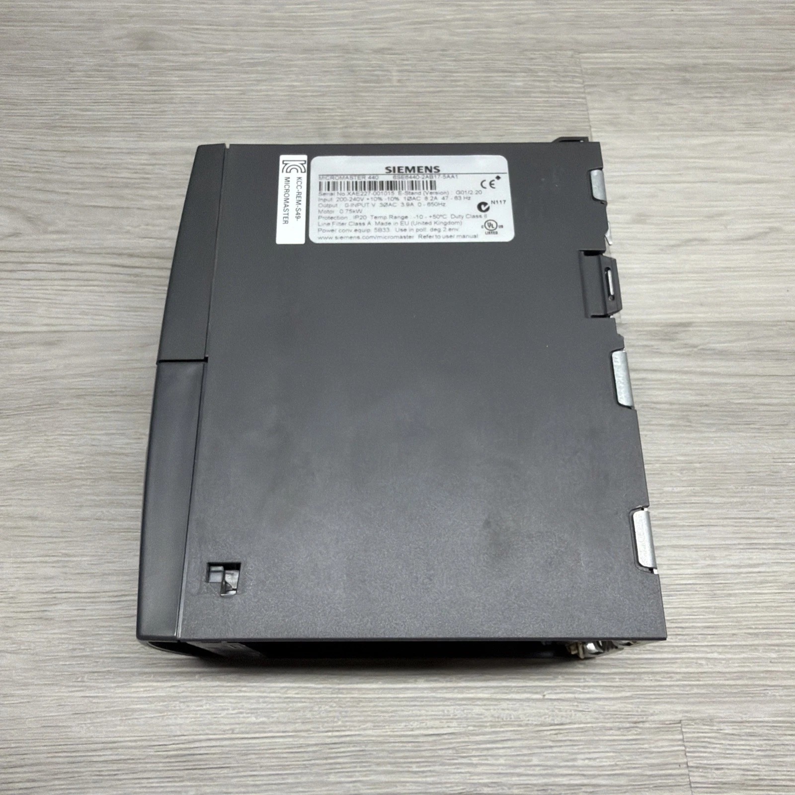 Siemens 6SE6440-2AB17-5AA1 MICROMASTER 440 3