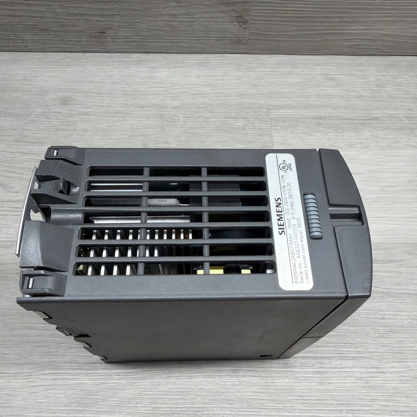 Siemens 6SE6440-2AB17-5AA1 MICROMASTER 440 4