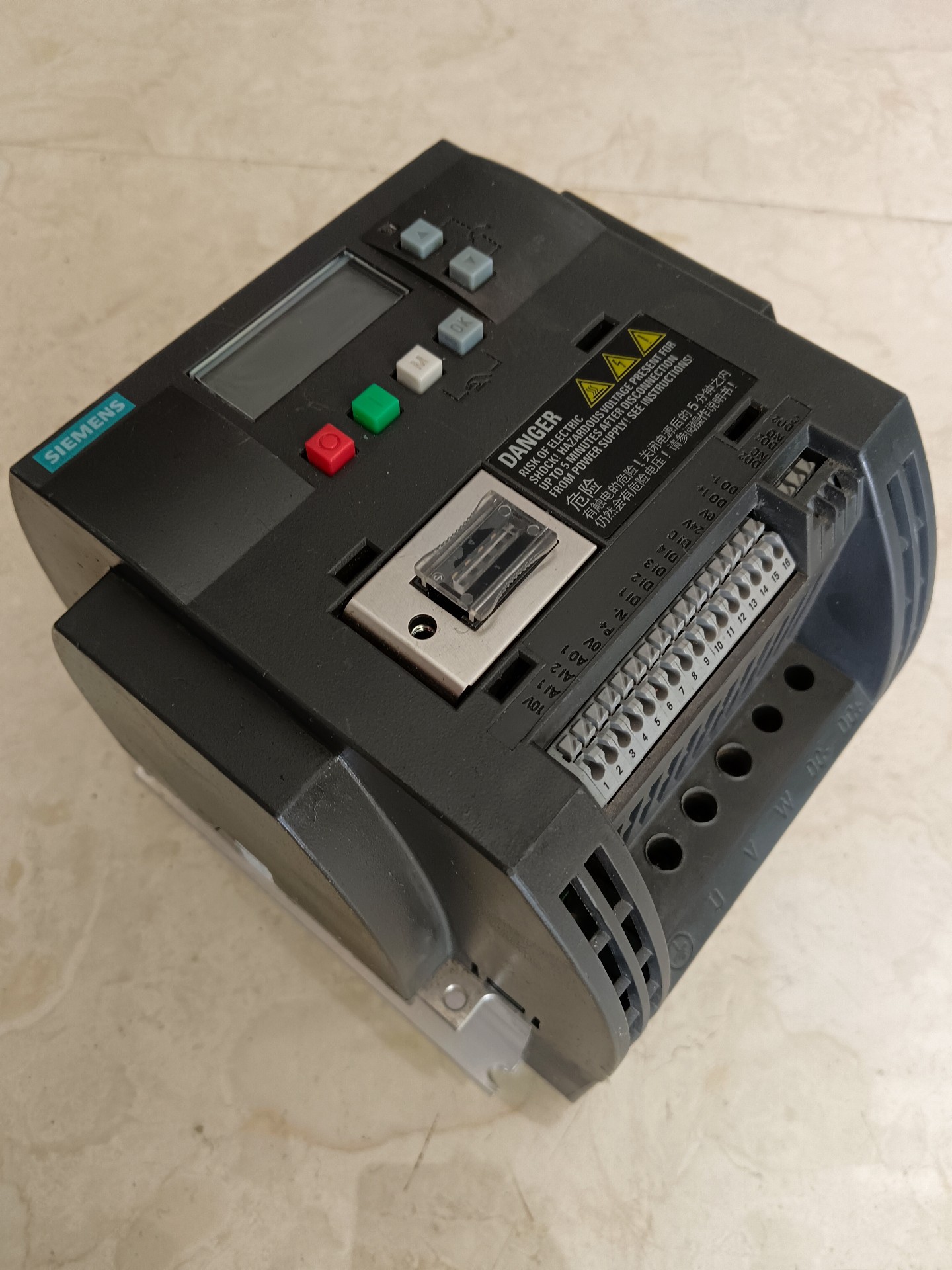 Siemens 6SL3210-5BE25-5UV0 SINAMICS V20 Преобразователь частоты 2