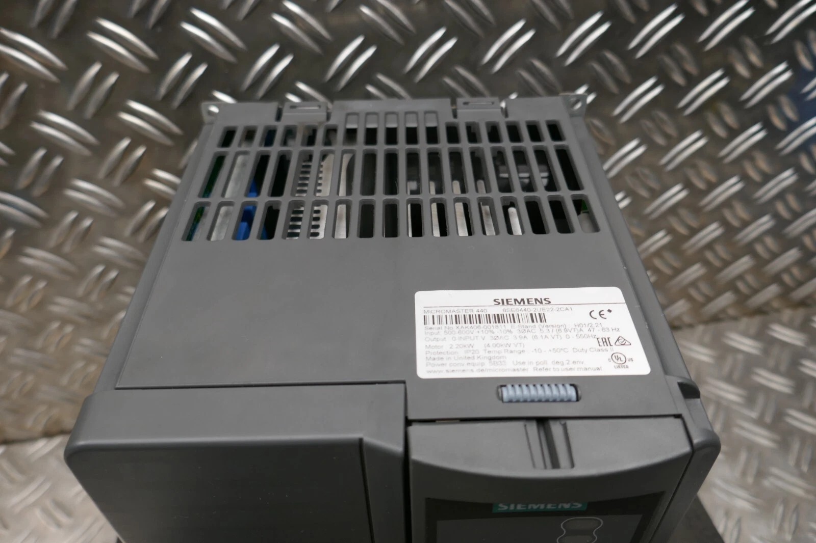 Siemens 6SE6440-2UE22-2CA1 MICROMASTER 440 2