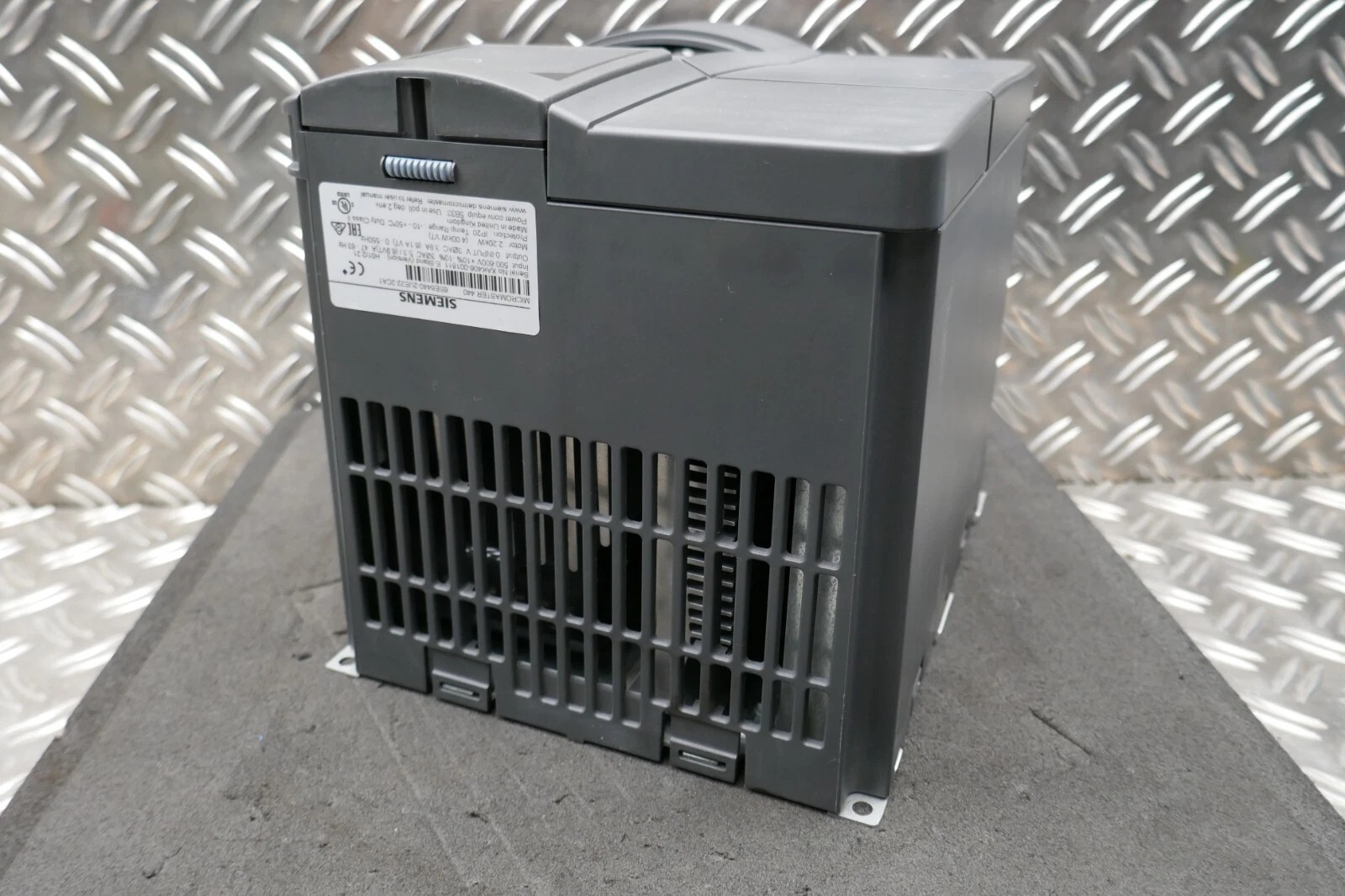 Siemens 6SE6440-2UE22-2CA1 MICROMASTER 440 5
