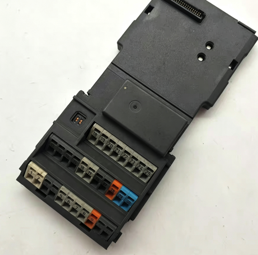 Siemens 6SE6440-2UD38-8FA0 MICROMASTER 440 2
