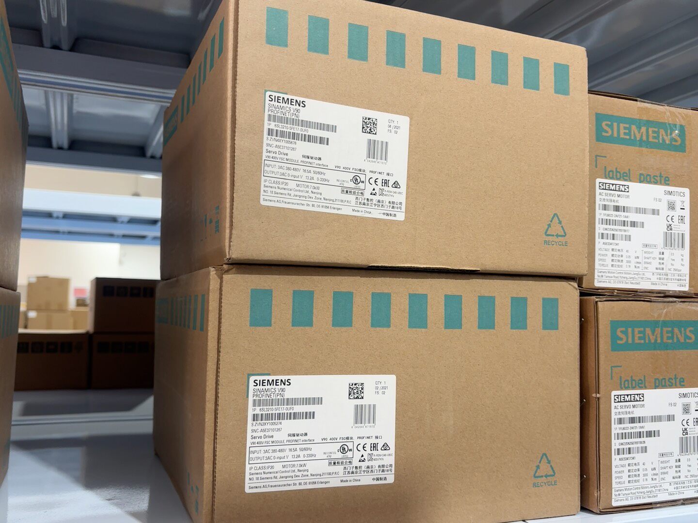 Siemens 6SL3210-5FE17-0UF0 SINAMICS V90 2