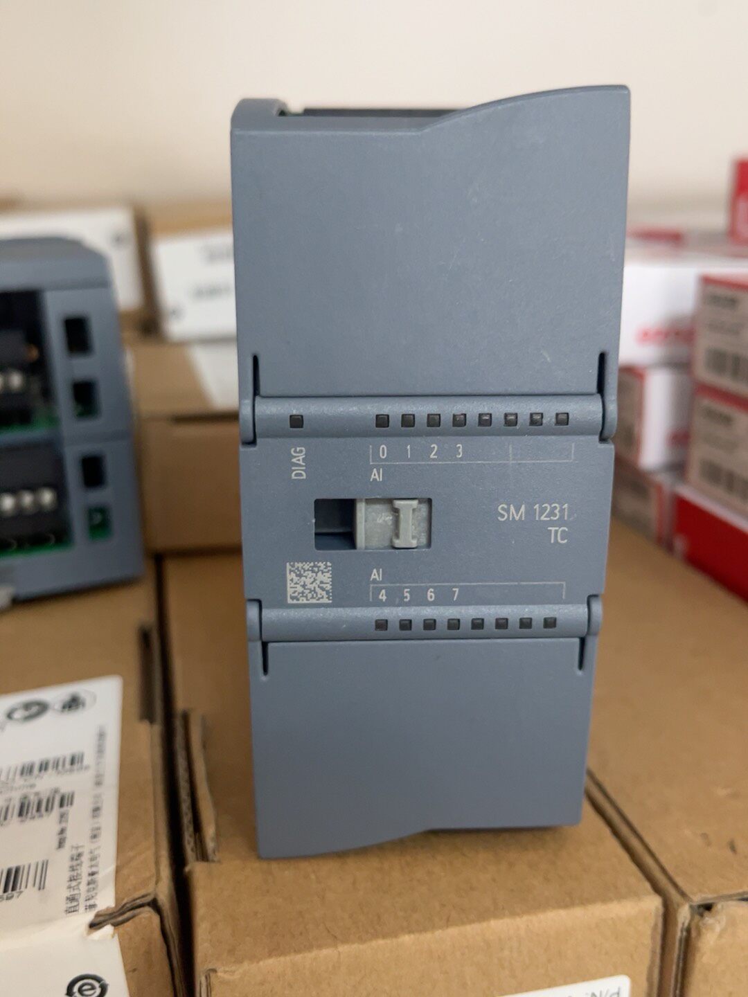 Siemens 6ES7231-5QF32-0XB0 SM 1231 S7-1200 Модуль дискретного ввода 2