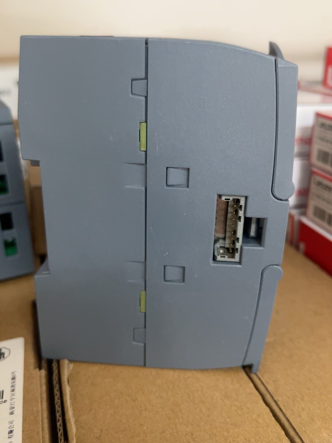 Siemens 6ES7231-5QF32-0XB0 SM 1231 S7-1200 Модуль дискретного ввода 3