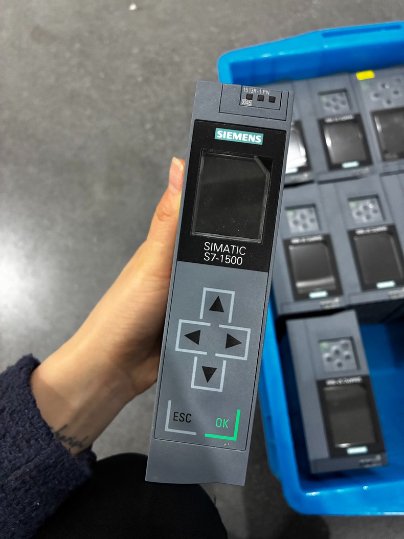 Siemens 6ES7513-1RL00-0AB0 CPU 1513R-1PN 6