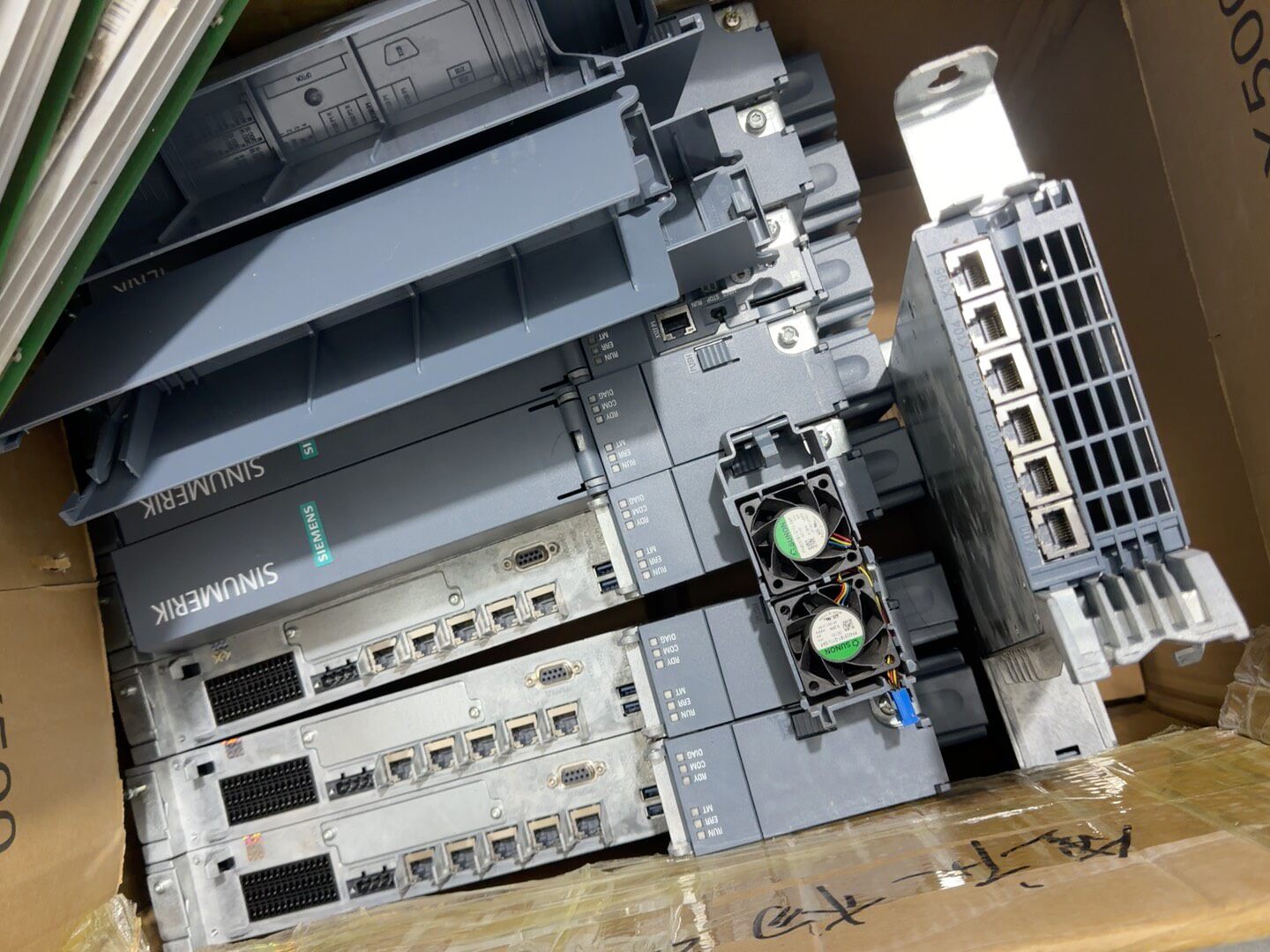 Siemens 6FC5317-6AA00-0AA0 ПЛК / Контроллеры