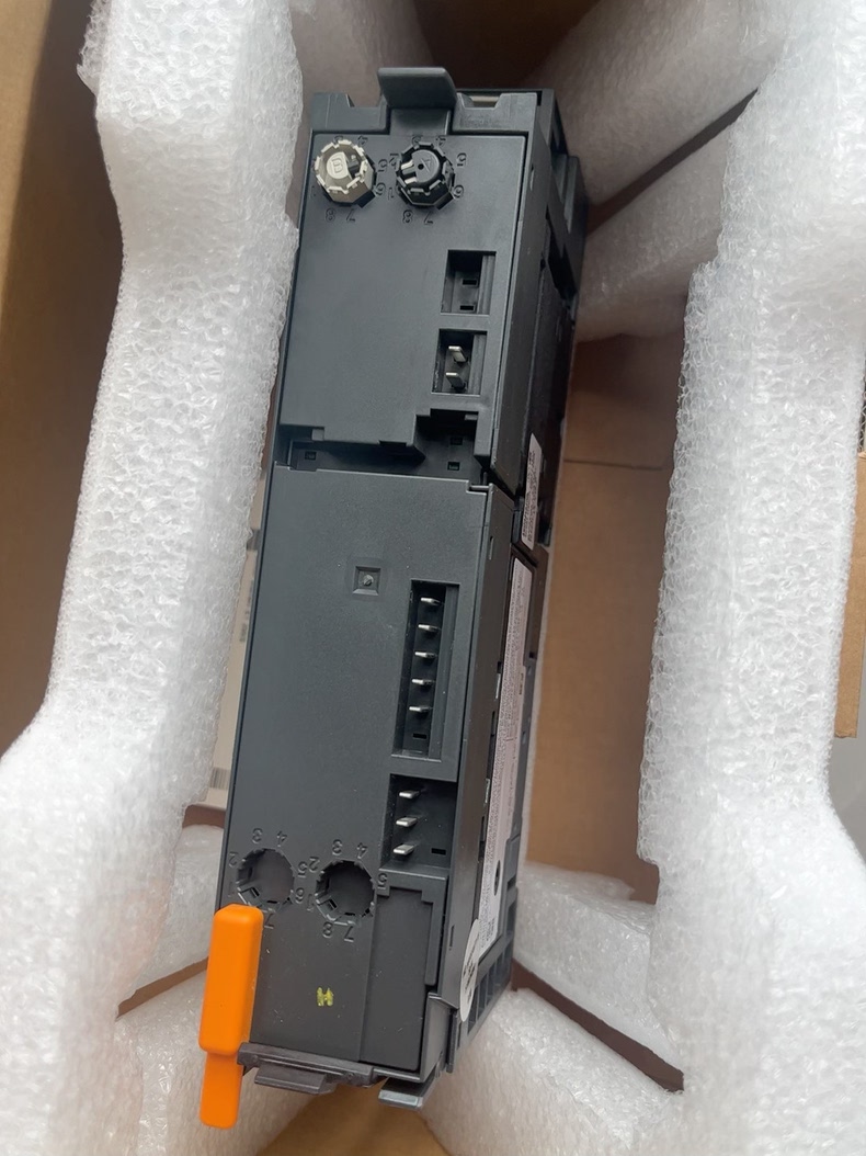 Siemens 3RK1301-0EB00-0AA2 Модуль ET-200 3