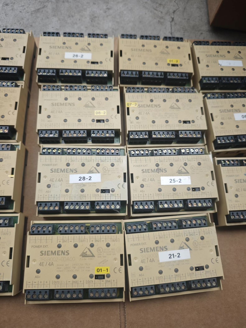 Siemens 3RG9002-0DA00 Модуль 3