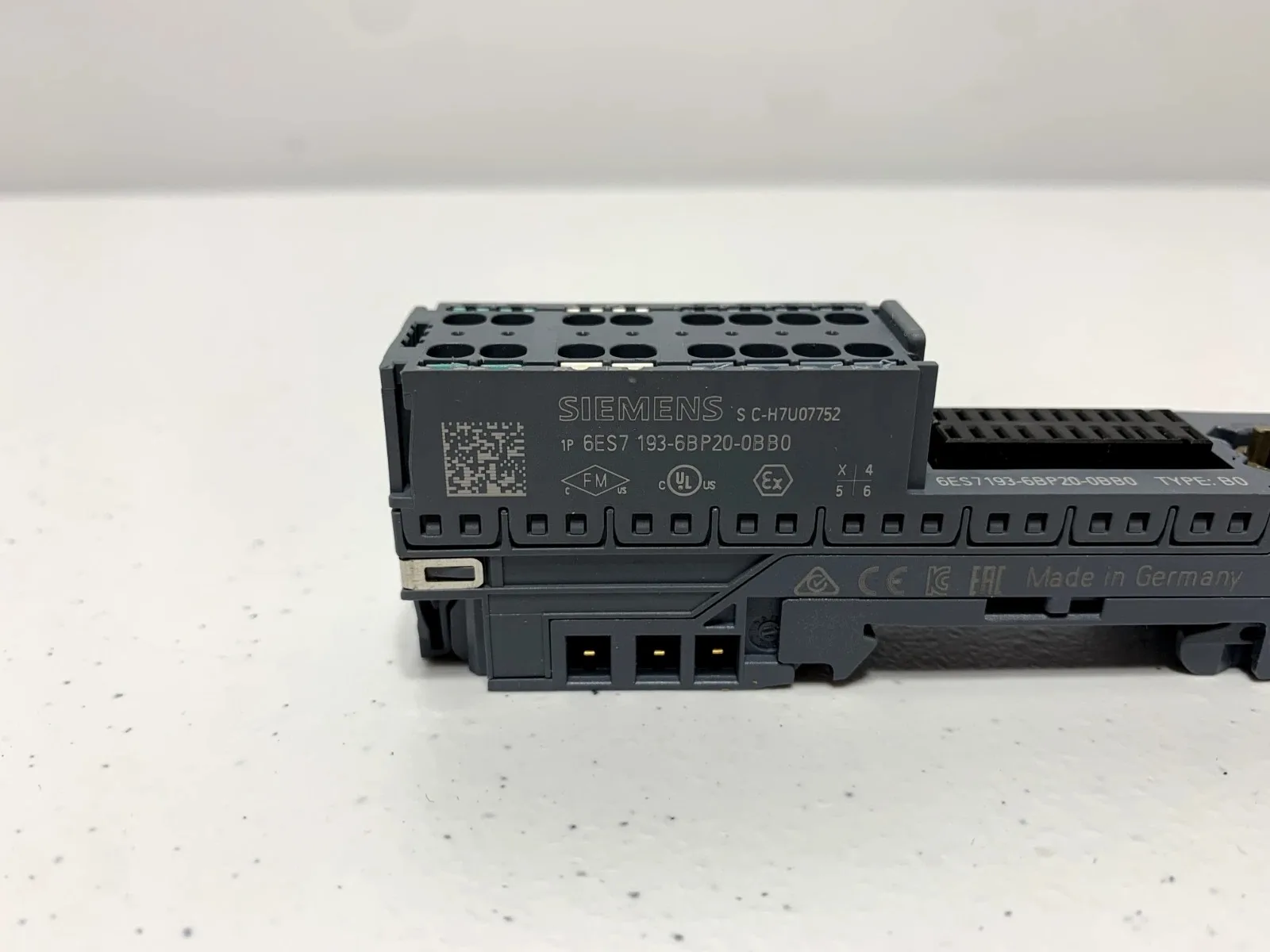 Siemens 6ES7193-6BP20-0BB0 Модуль ET-200 4