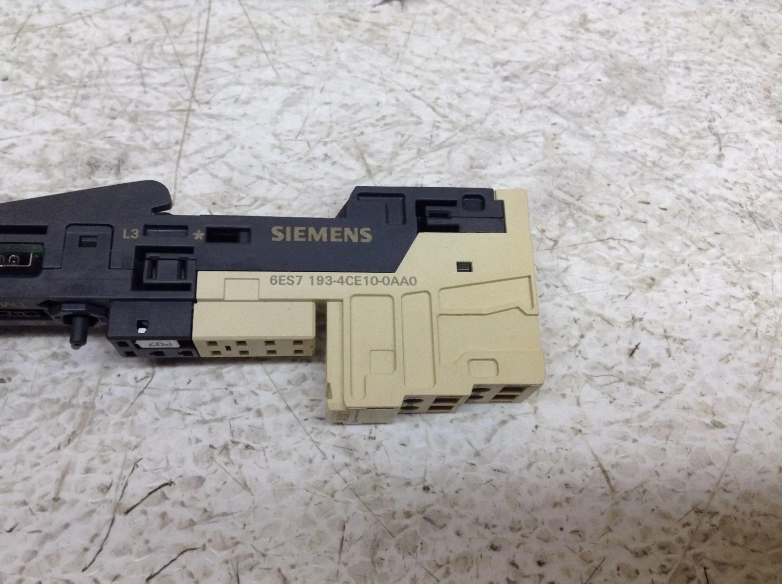 Siemens 6ES7193-4CE10-0AA0 Модуль ET-200 2