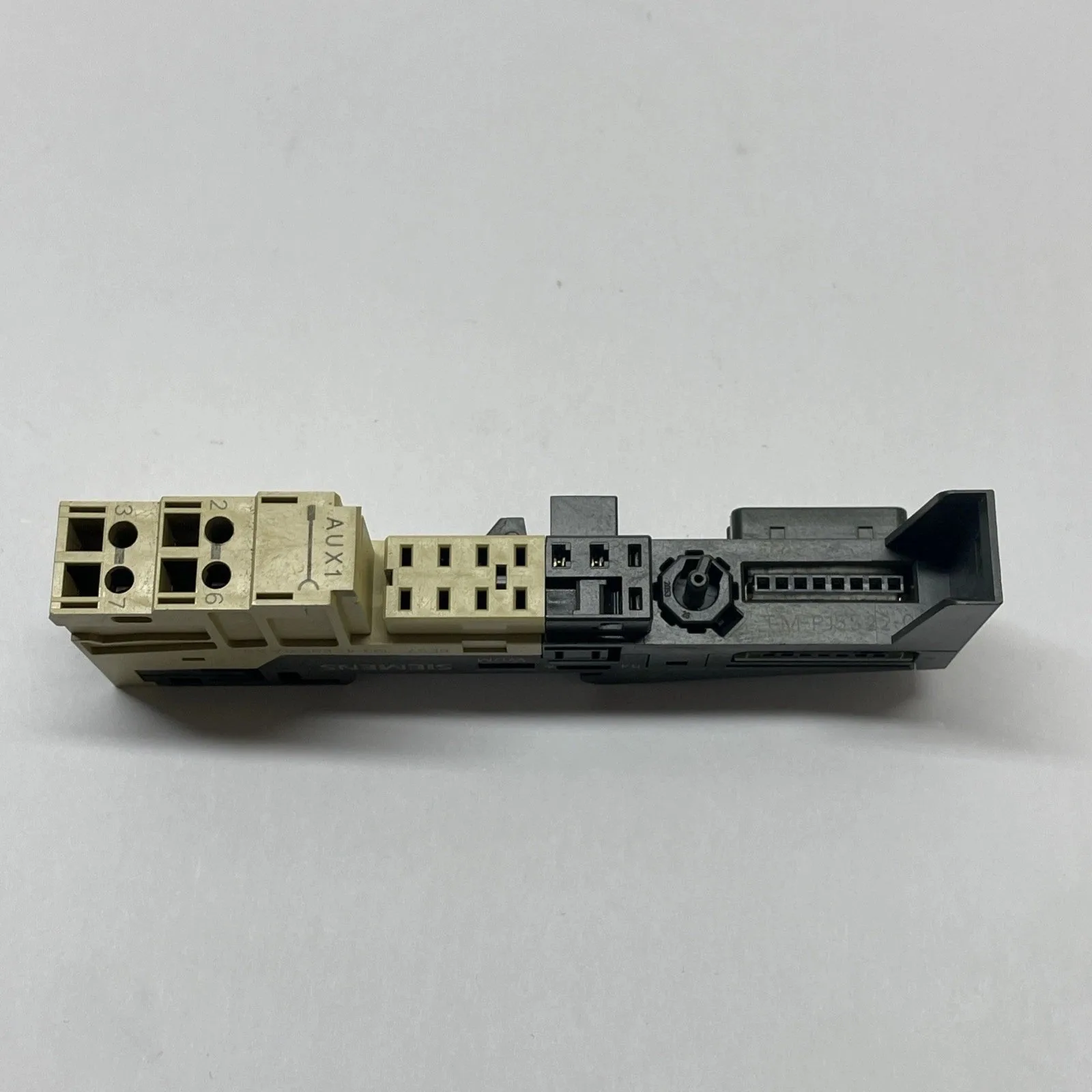 Siemens 6ES7193-4CC30-0AA0 Модуль ET-200 3