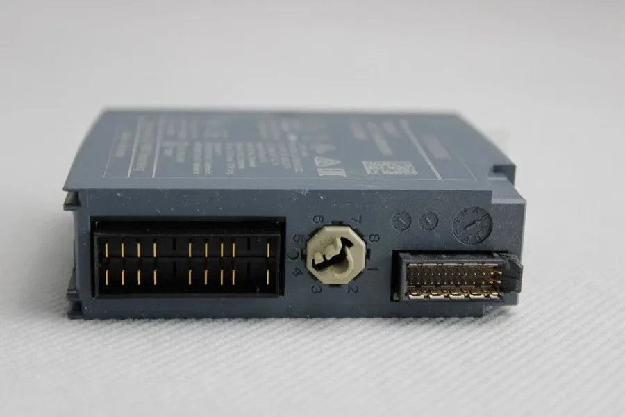 Siemens 6ES7138-6DB00-0BB1 Модуль ET-200 6