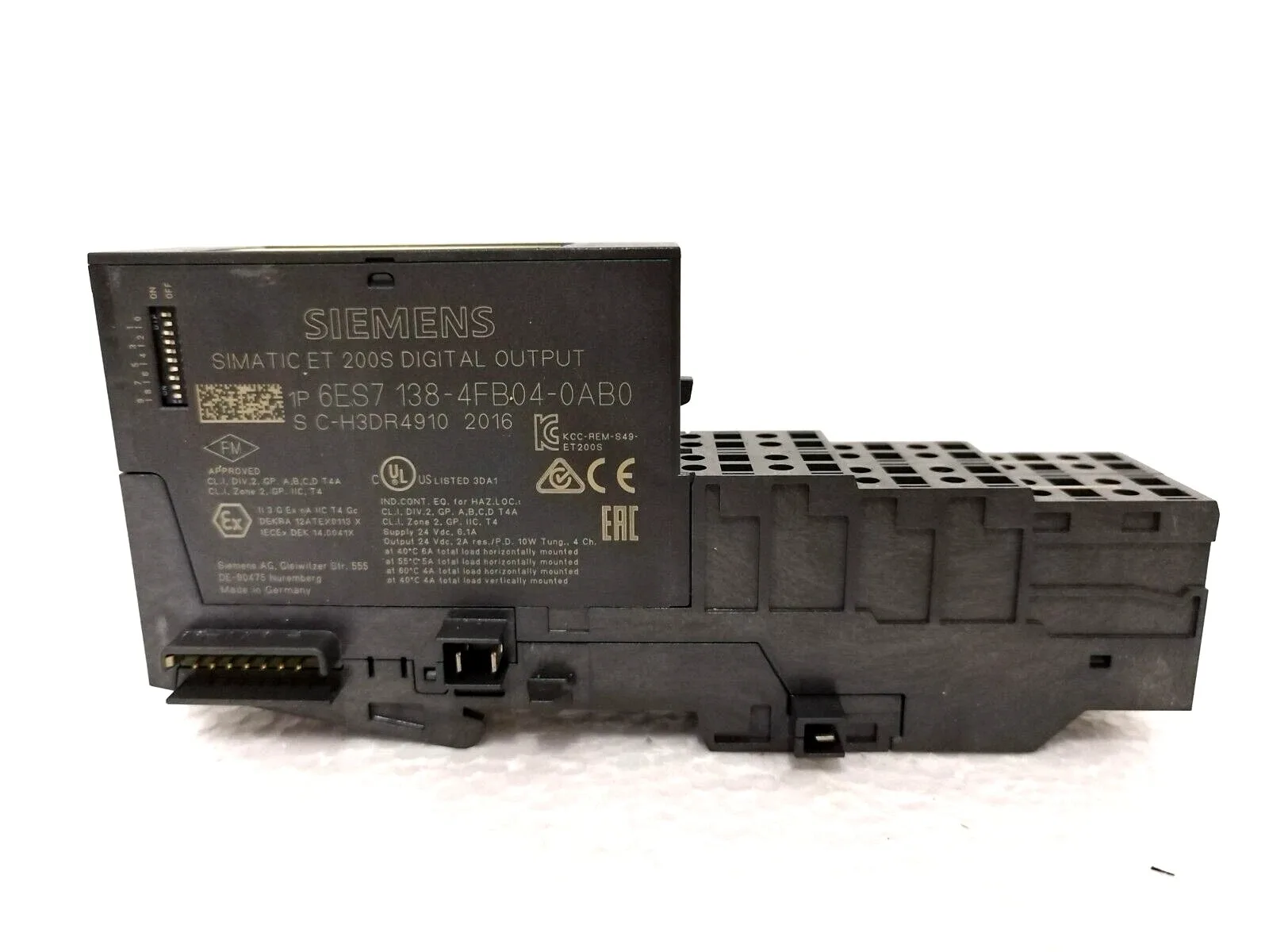 Siemens 6ES7138-4FB04-0AB0 Модуль ET-200 2