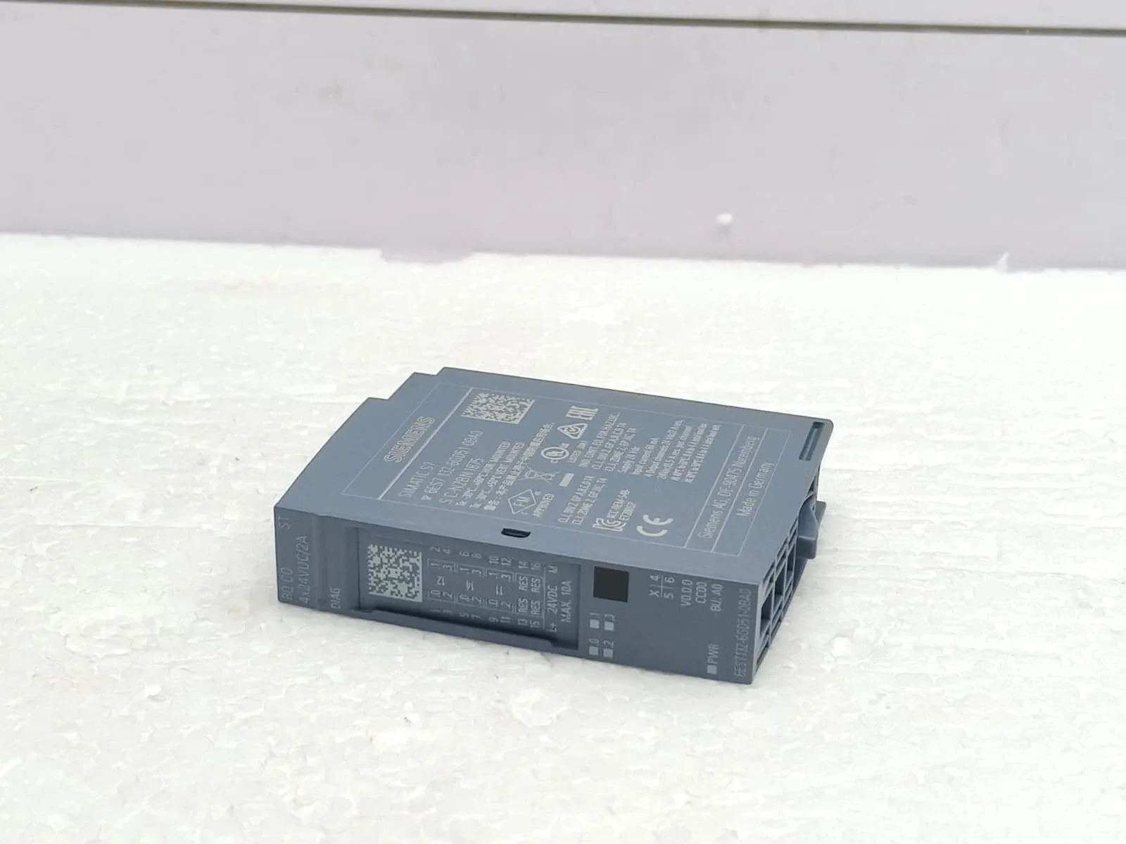 Siemens 6ES7132-6GD51-0BA0 Модуль ET-200 2