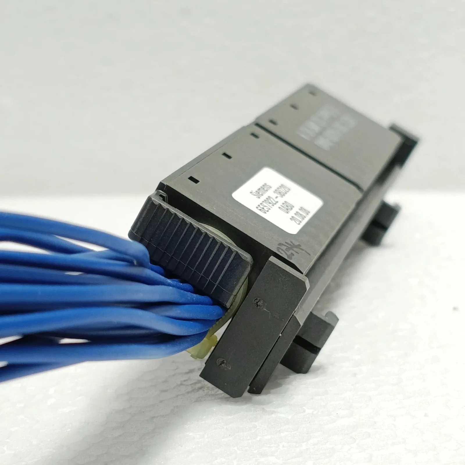 Siemens 6ES7922-3BD20-0AB0 Модуль S7-300 4