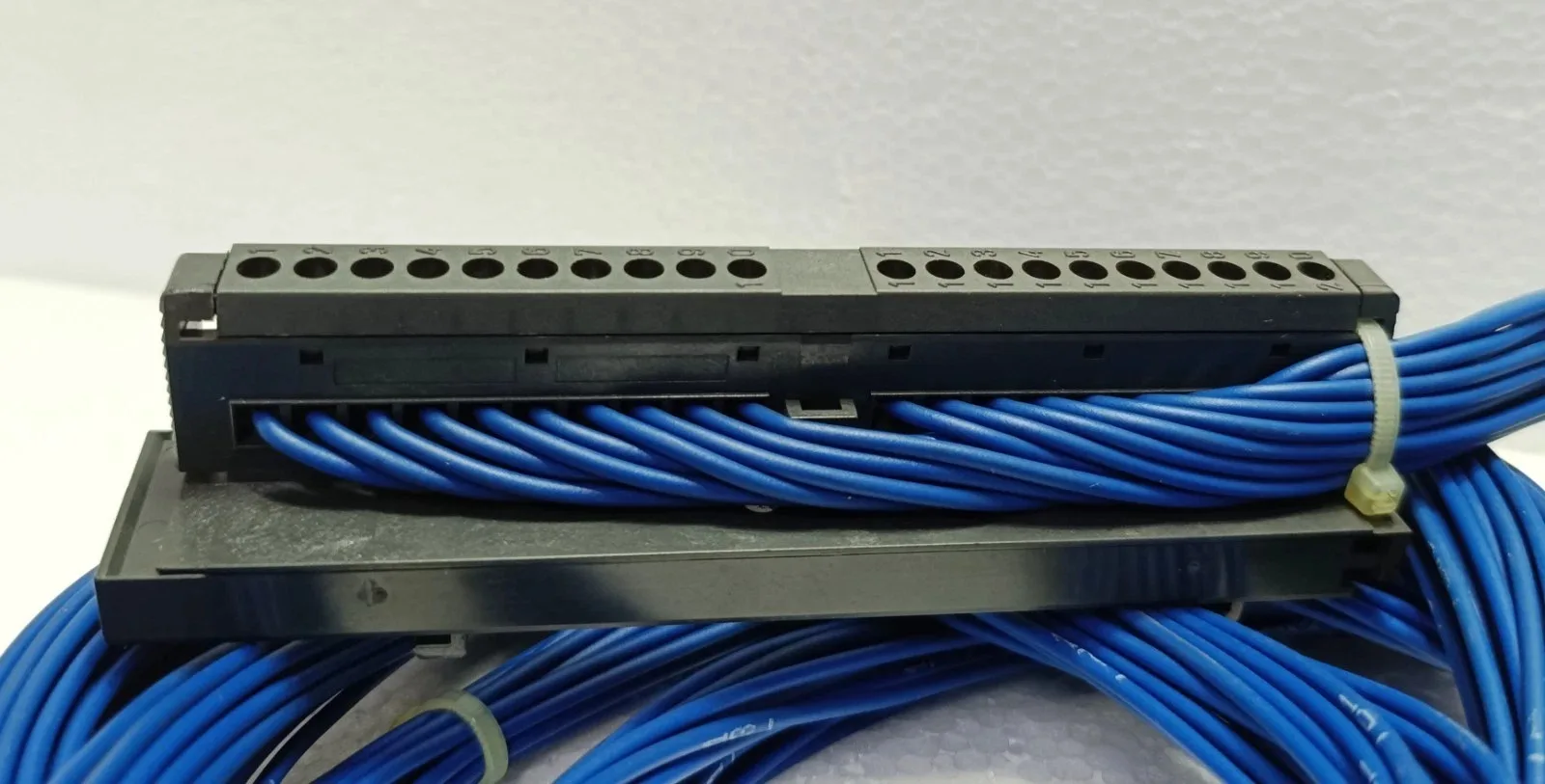 Siemens 6ES7922-3BD20-0AB0 Модуль S7-300 6