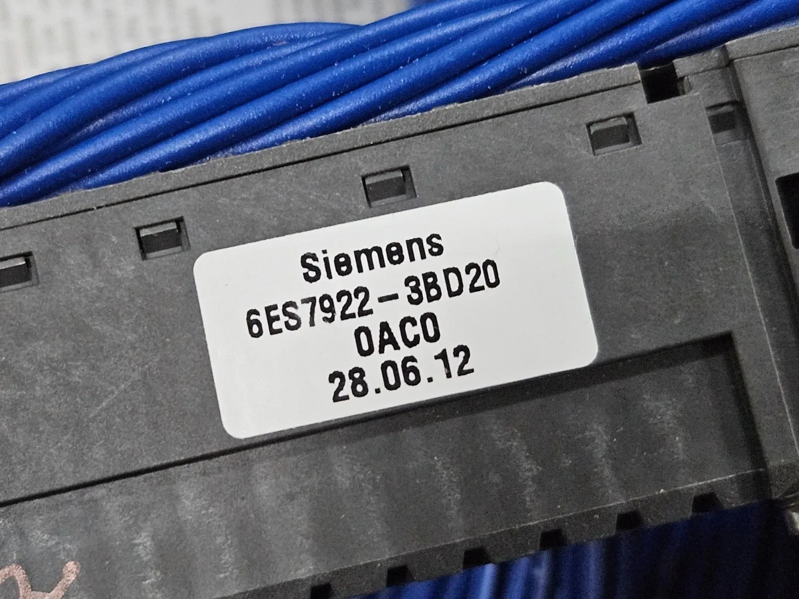 Siemens 6ES7922-3BD20-0AC0 Модуль S7-300 4