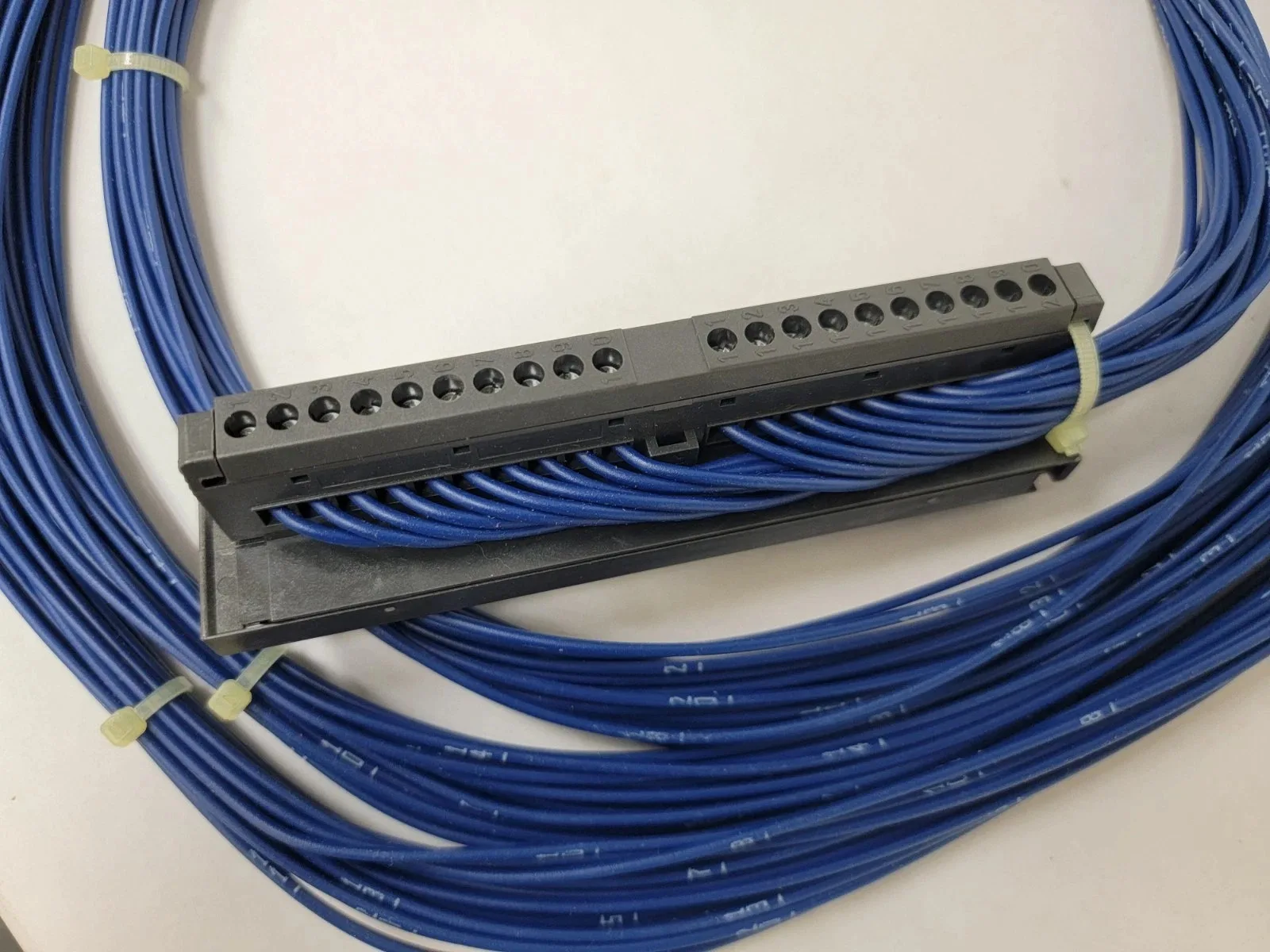 Siemens 6ES7922-3BC50-5AB0 Модуль S7-300 7